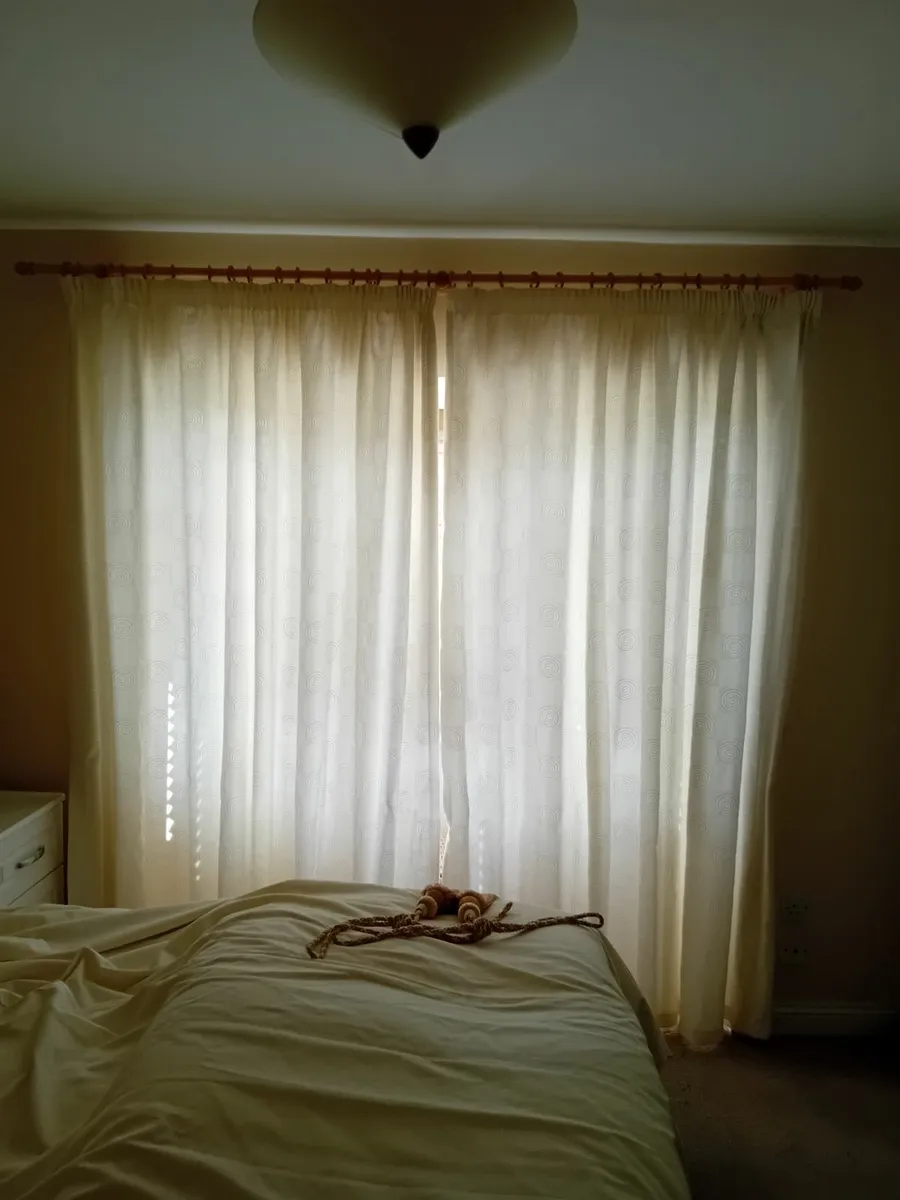 Curtains - Image 4