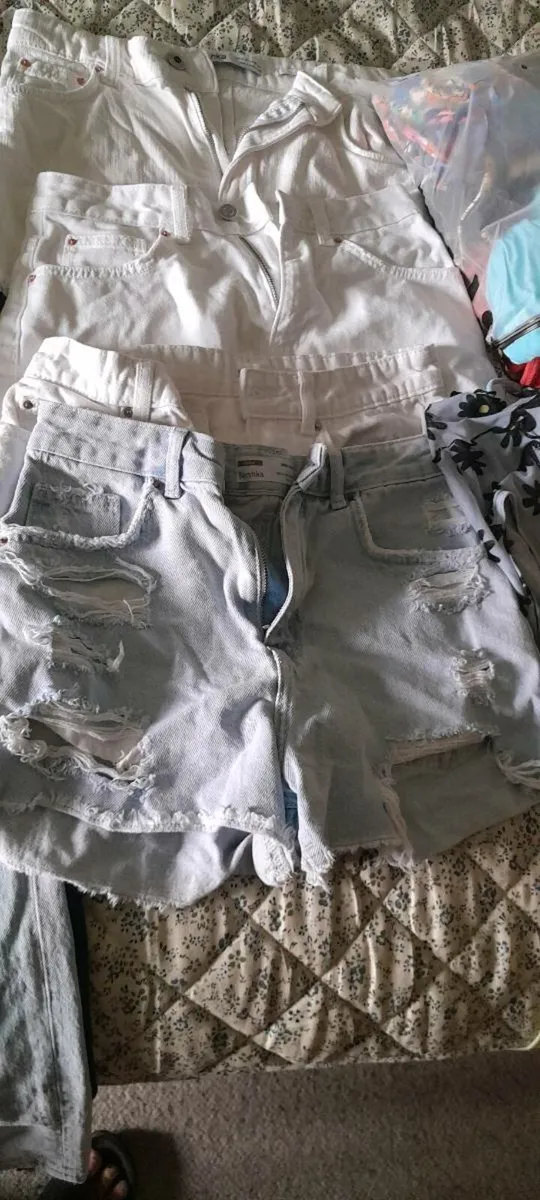 Clothes - Image 3