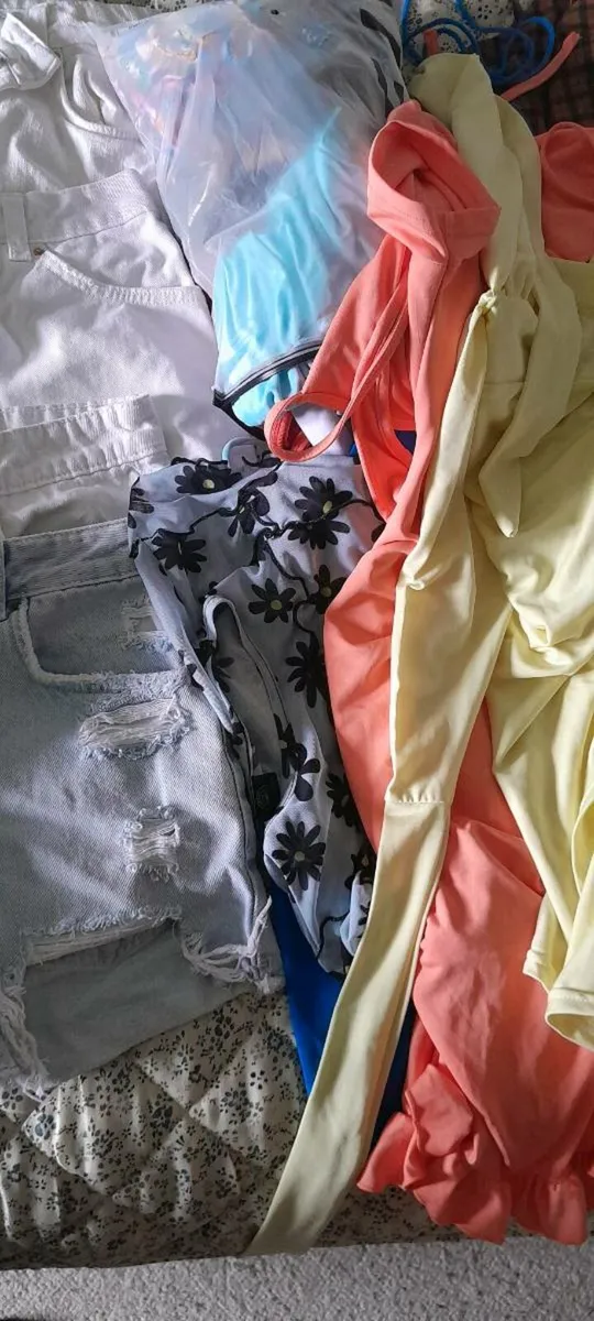 Clothes - Image 4