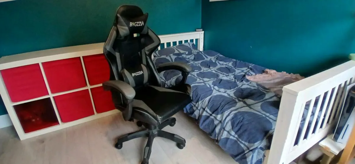 Gaming Chair - Image 1