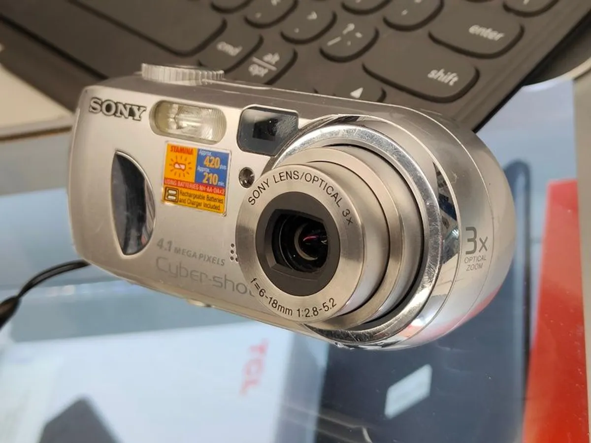 Sony Cybershot DSC-P73 4.1MegaPixels Digital Camera - Silver (Used) - Image 2