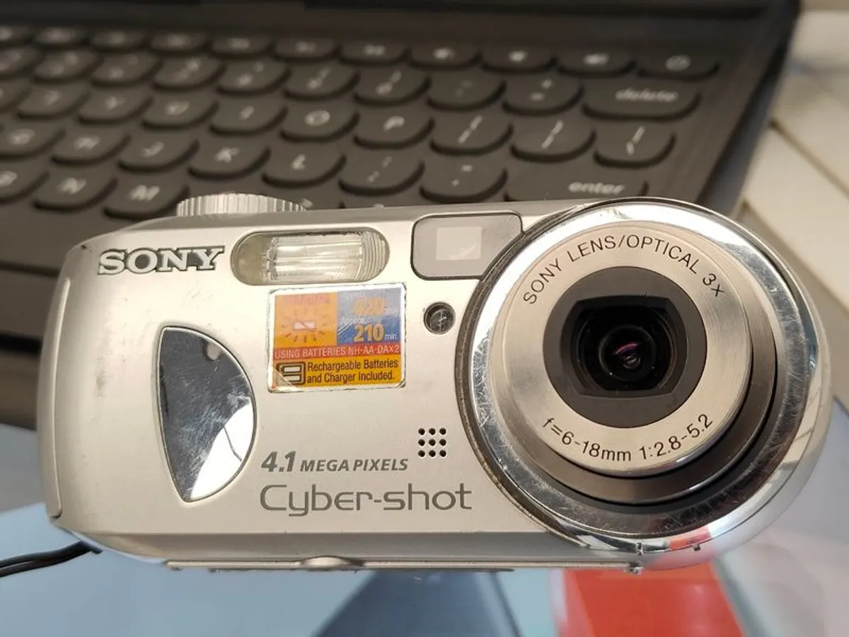 Sony Cybershot DSC-P73 4.1MegaPixels Digital Camera - Silver (Used) - Image 3