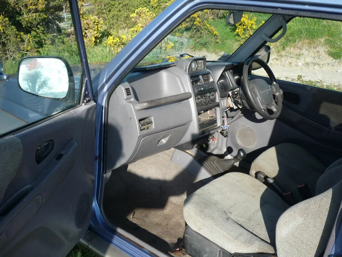 Pajero Junior 4x4 5spd Manual  1997 - Image 4
