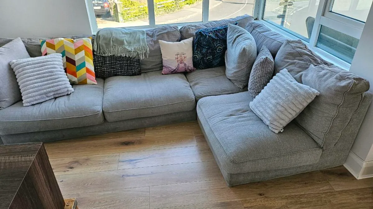 Corner sofa - Image 1