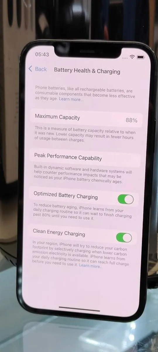 Apple iPhone 12 64GB Factory Unlocked Black (Battery: 72%) - Image 4