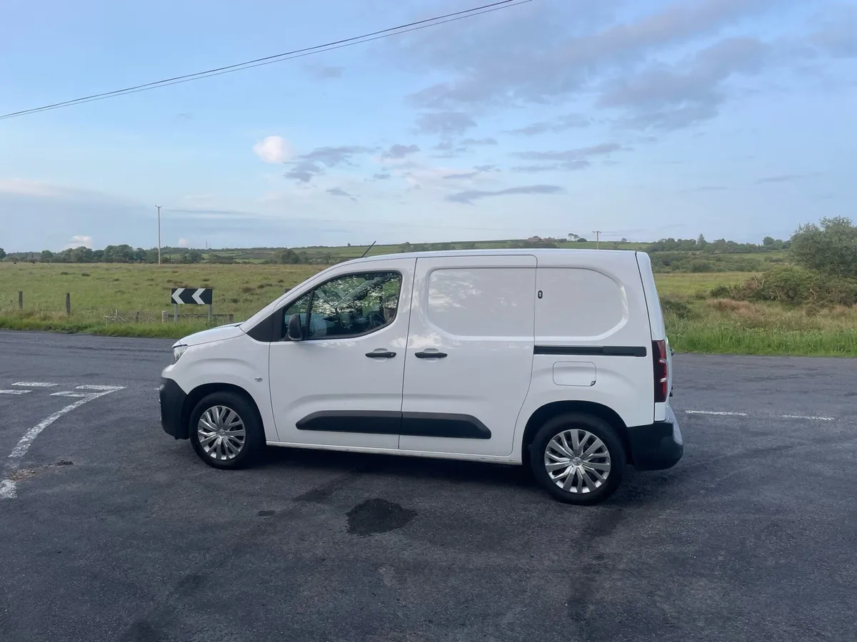 Van - Image 1