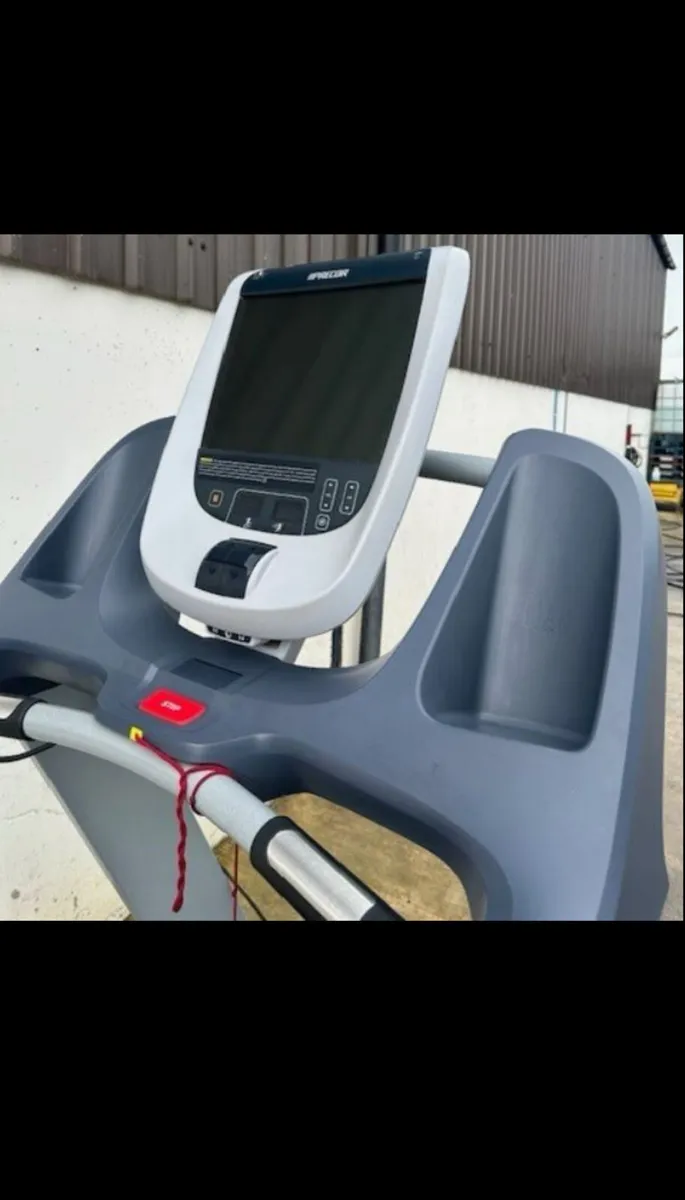 PRECOR TRM 885 TREADMILL WITH P80 CONSOLE - Image 1