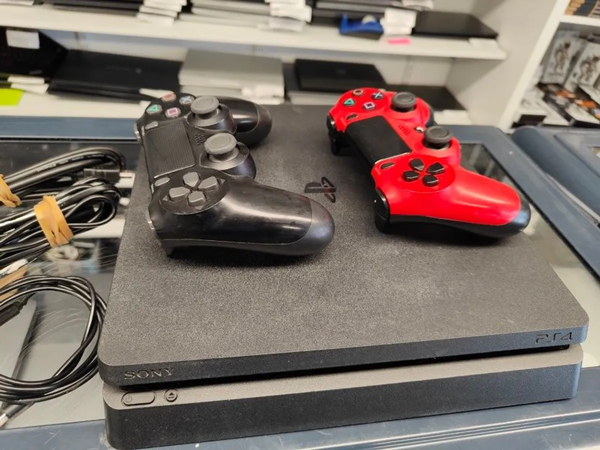 PS4 PlayStation4 Slim with Two Remote Controllers - Image 3