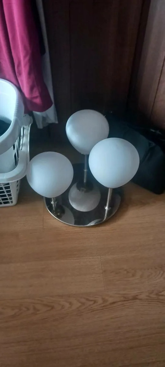 2 Lampshades - Image 1