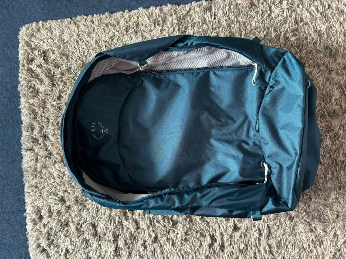 Osprey Fairview 70 Litre Travel Backpack - Image 3