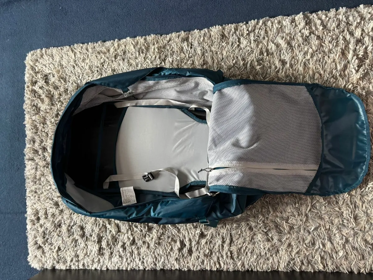 Osprey Fairview 70 Litre Travel Backpack - Image 4