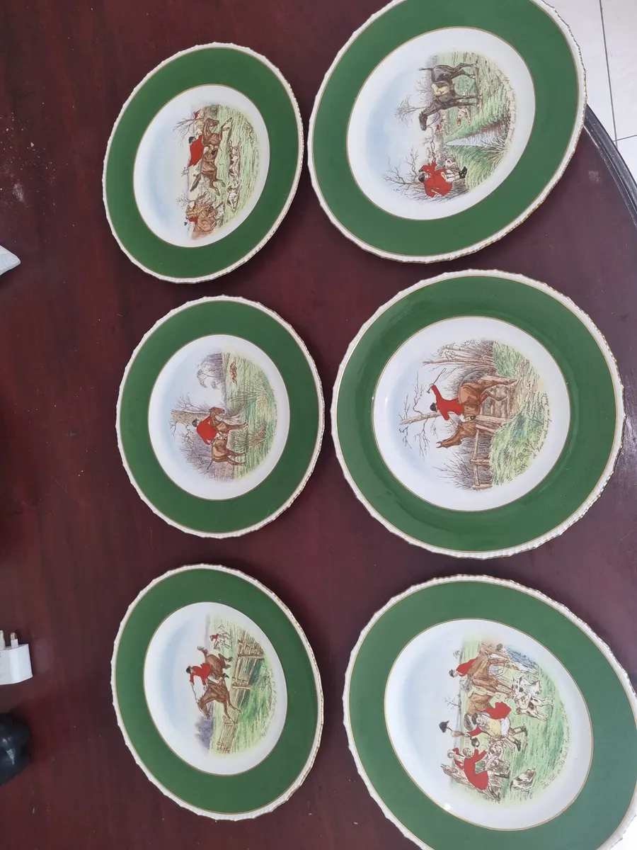 Vintage china plates - Image 4