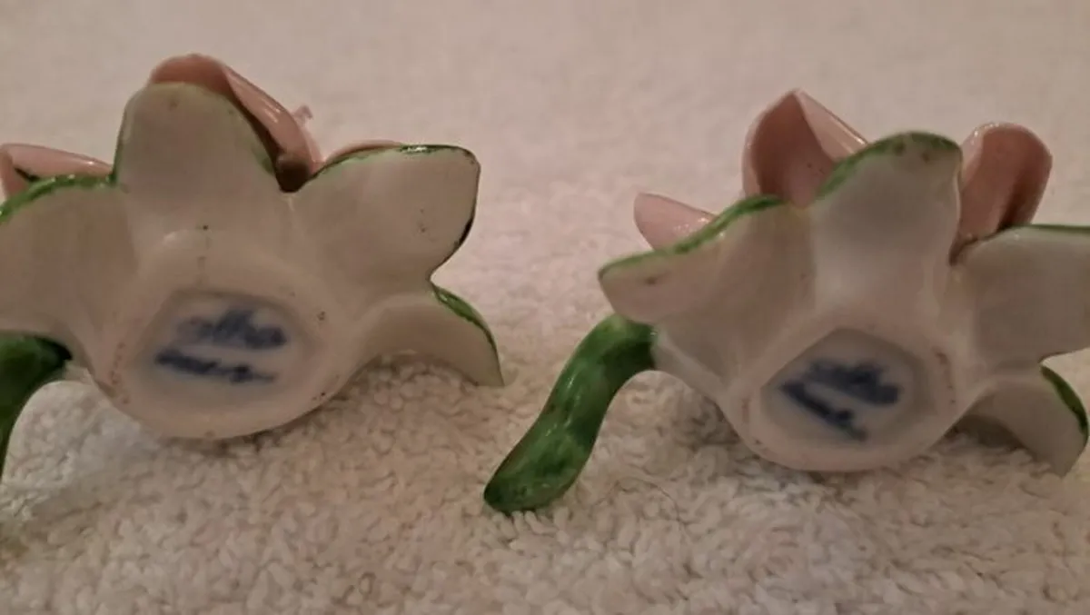 Vintage Alka porcelain table roses - Image 4