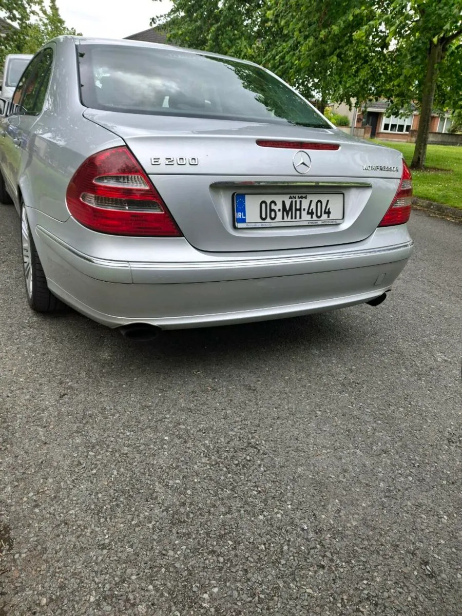 Mercedes-Benz e class 6 speed 2500 no offers - Image 1