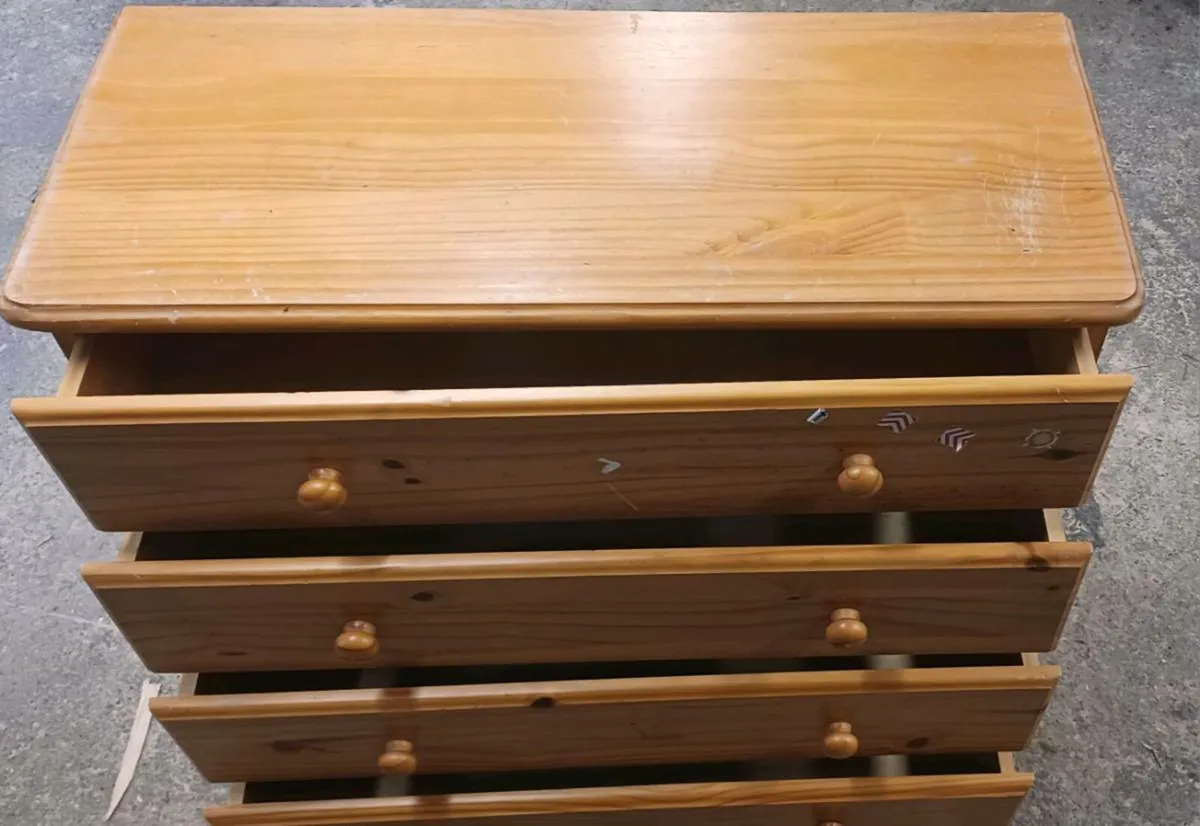 Chest of drawers - Image 1