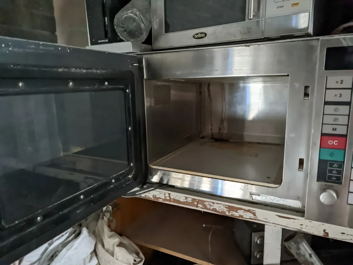 Sanyo industrial microwave over - Image 2
