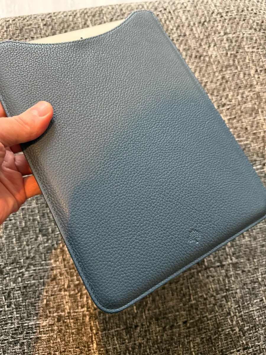 iPad Air 2 with genuine Mulberry case - Image 4
