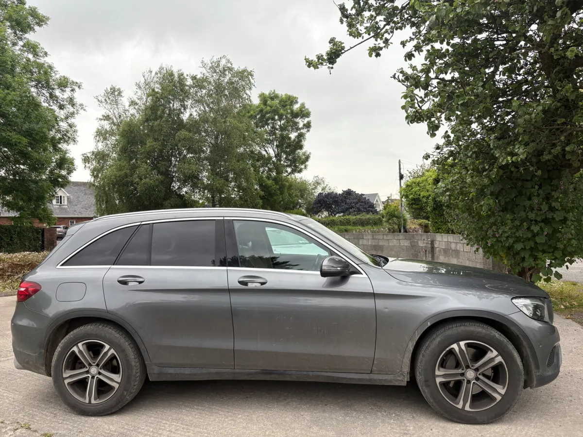 2016 Mercedes GLC 220D 4 Matic - Image 3