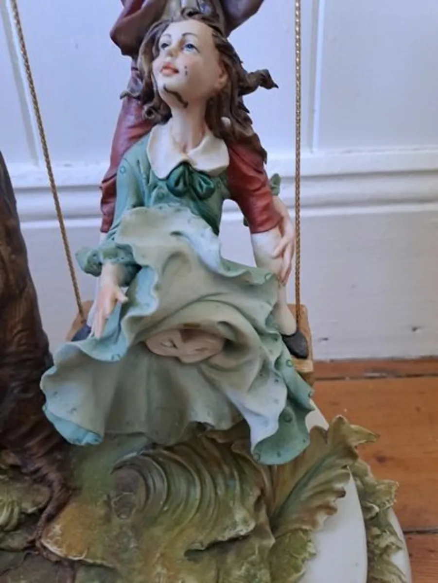 Capodimonte figurine large - Image 1