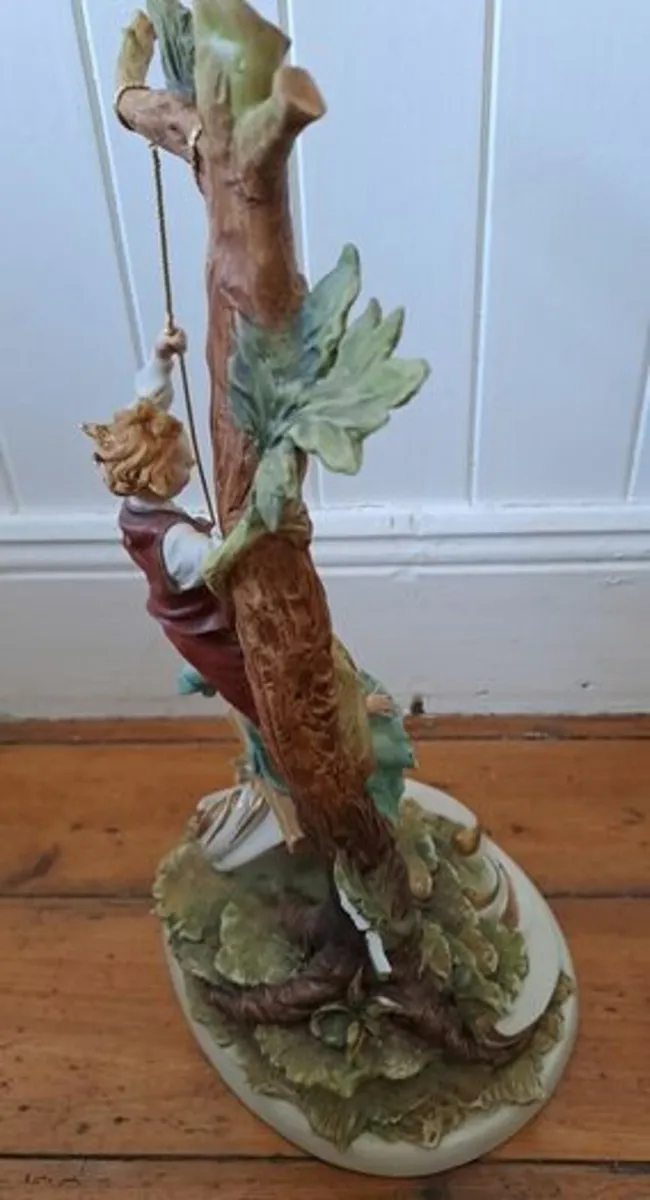 Capodimonte figurine large - Image 2