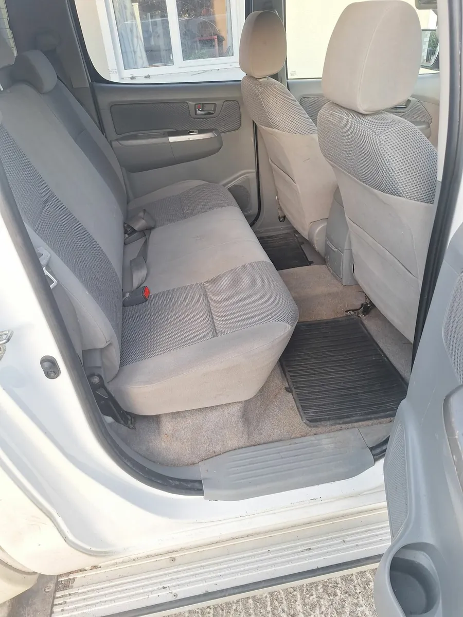 Toyota Hilux 2010 - Image 1