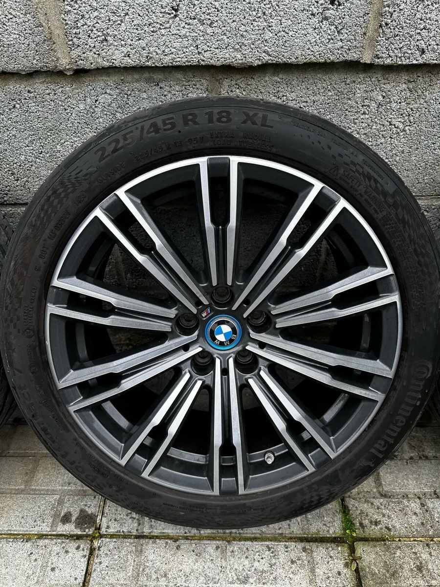 Genuine BMW 18” 790m Alloys New Tyres - Image 4