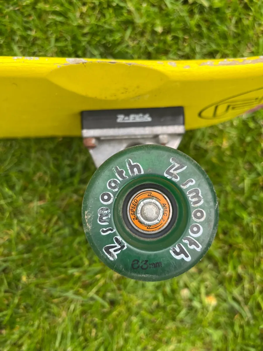 Z-Flex Cruiser Skateboard - Image 2