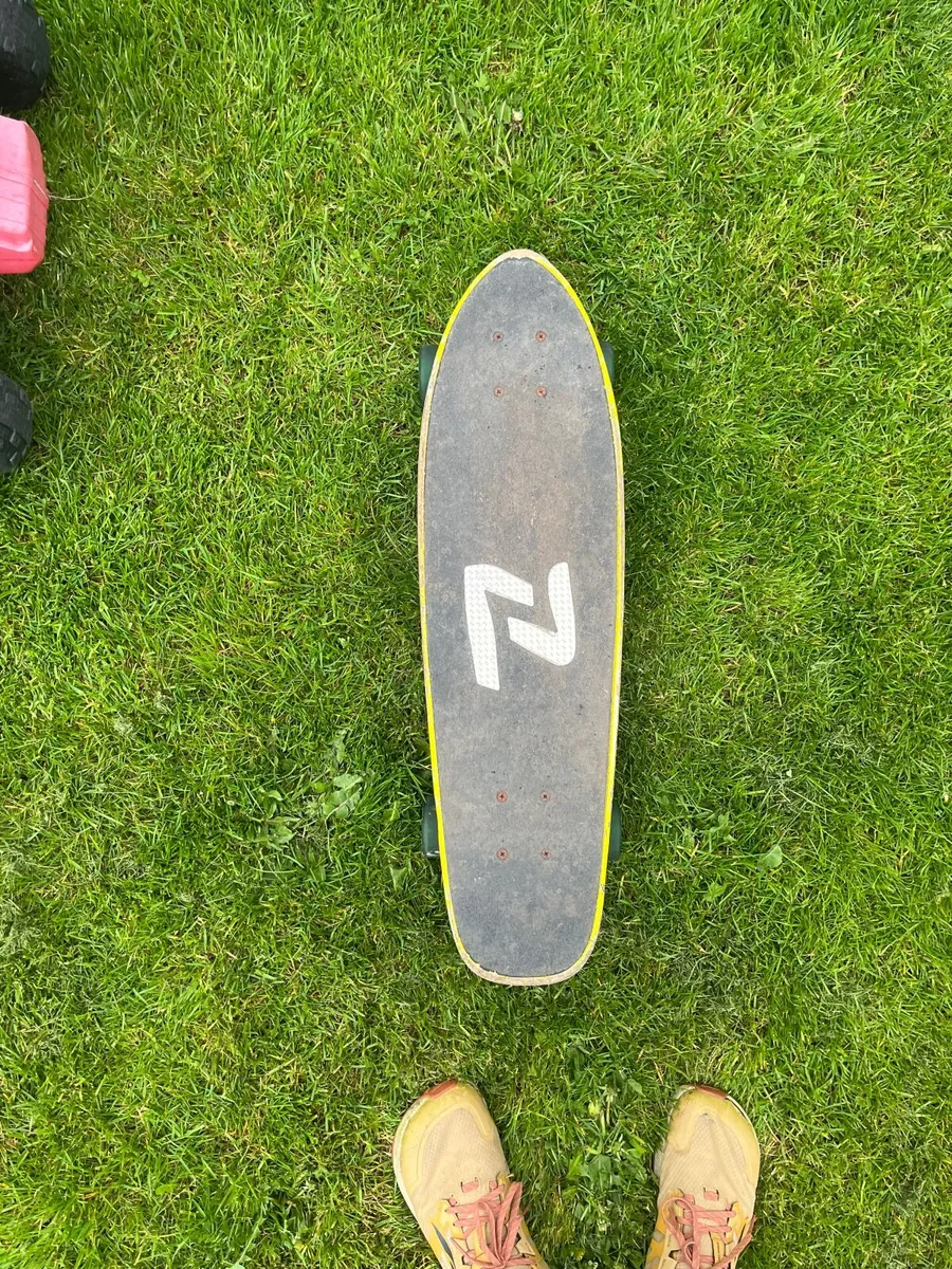 Z-Flex Cruiser Skateboard - Image 3