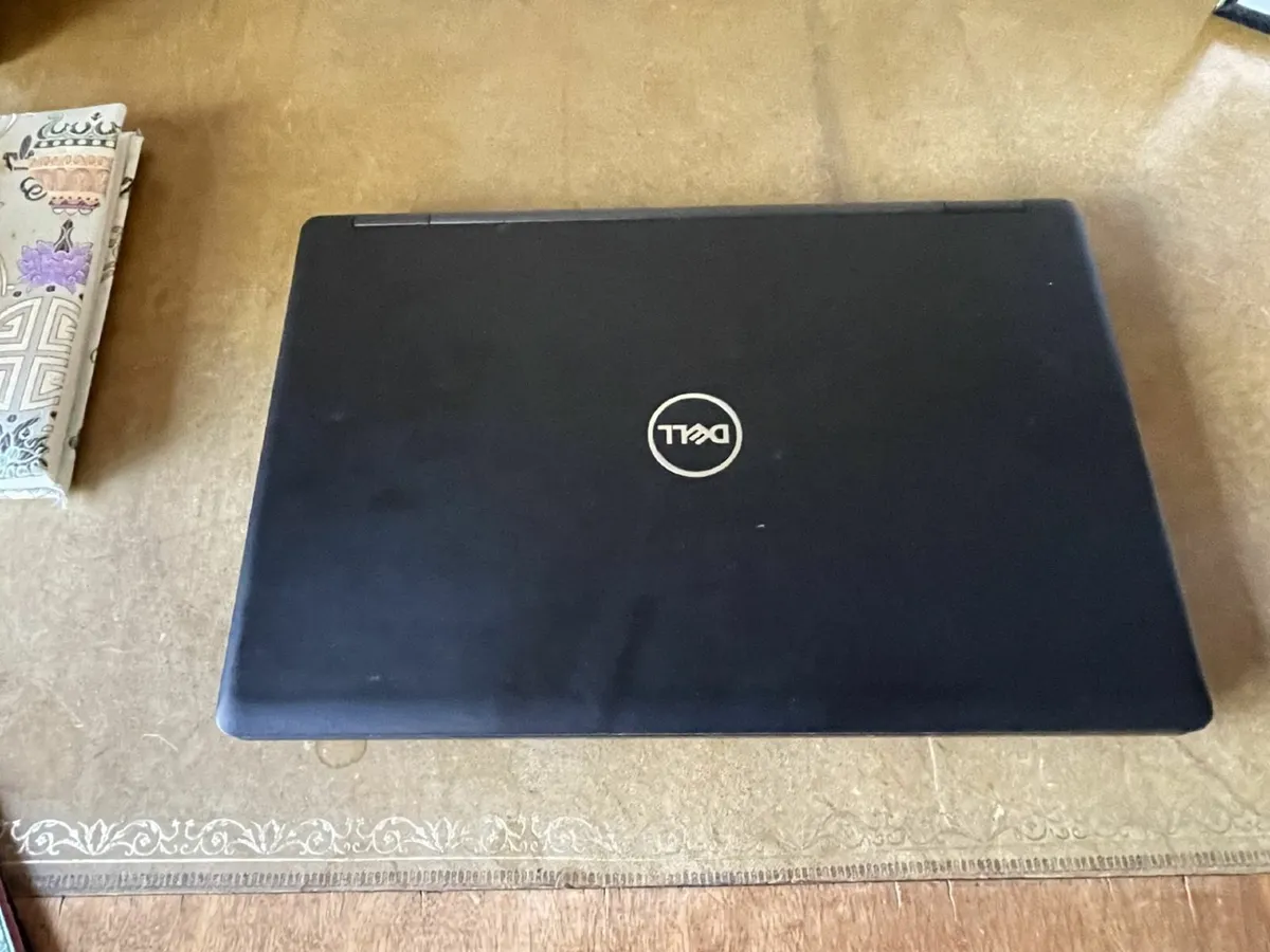 Dell 3530 Precision - Image 1