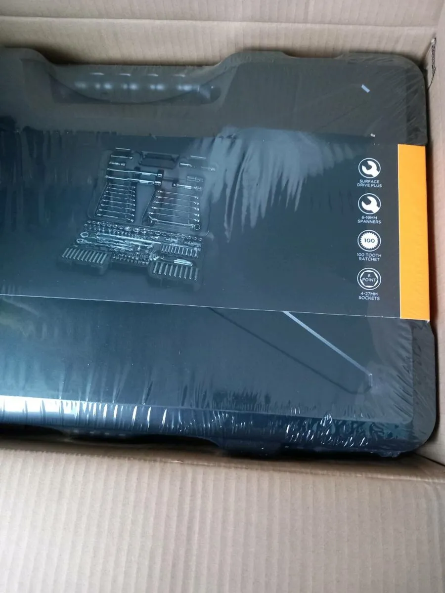 Brand new in box Halfords 150pce socket set - Image 4