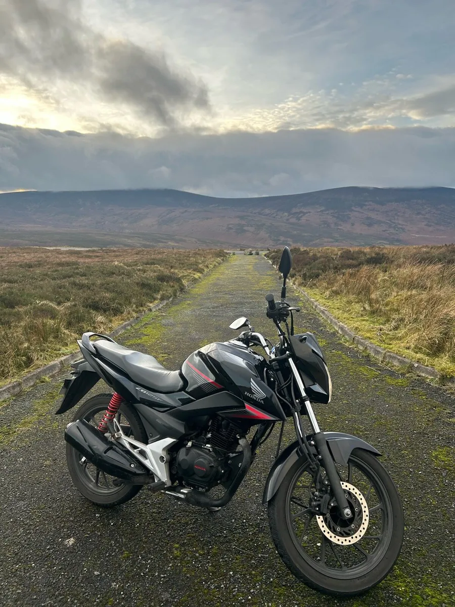 Honda CBF125 Motorbike - Image 1