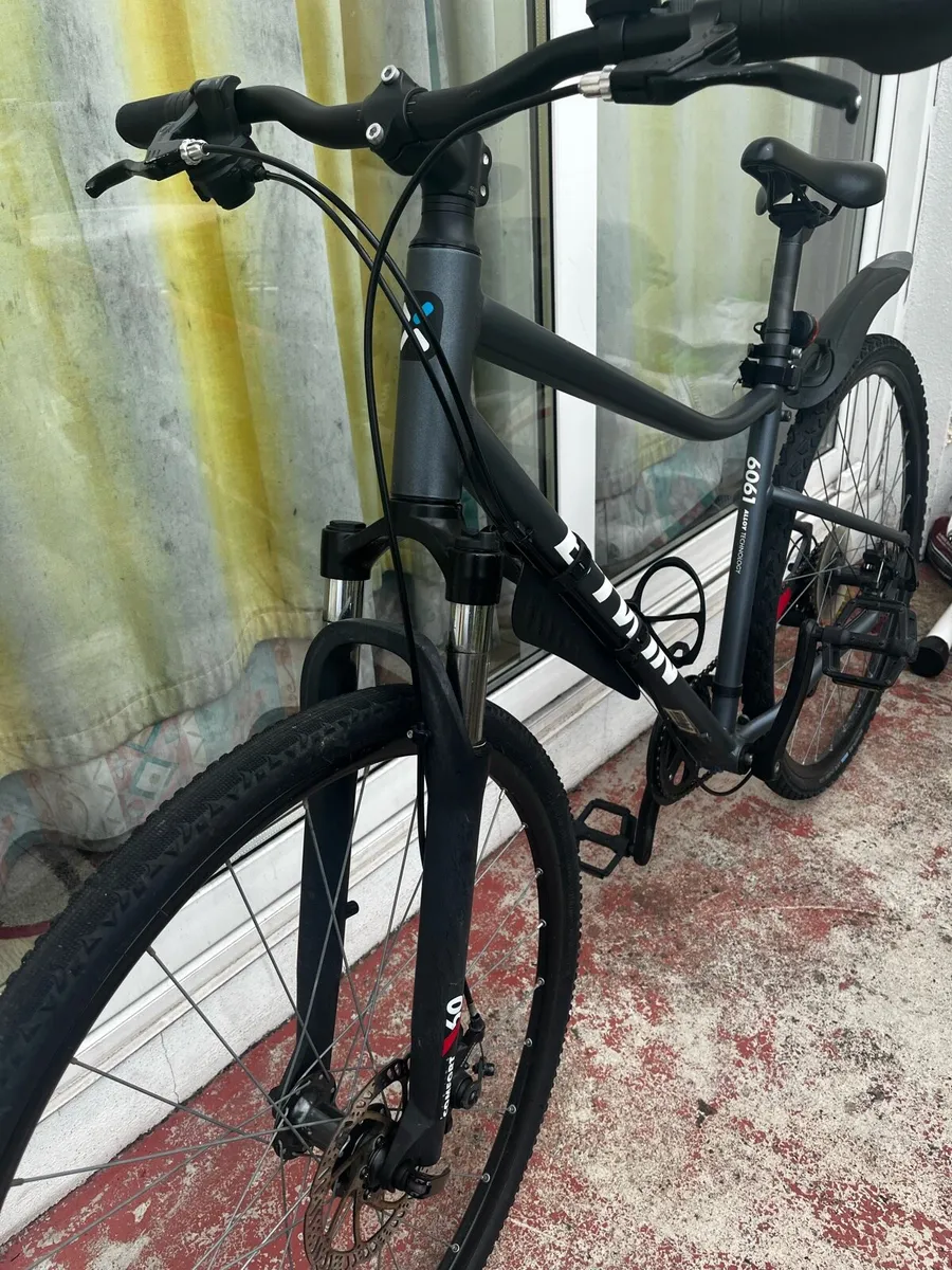 Hybrid Bike - Image 2
