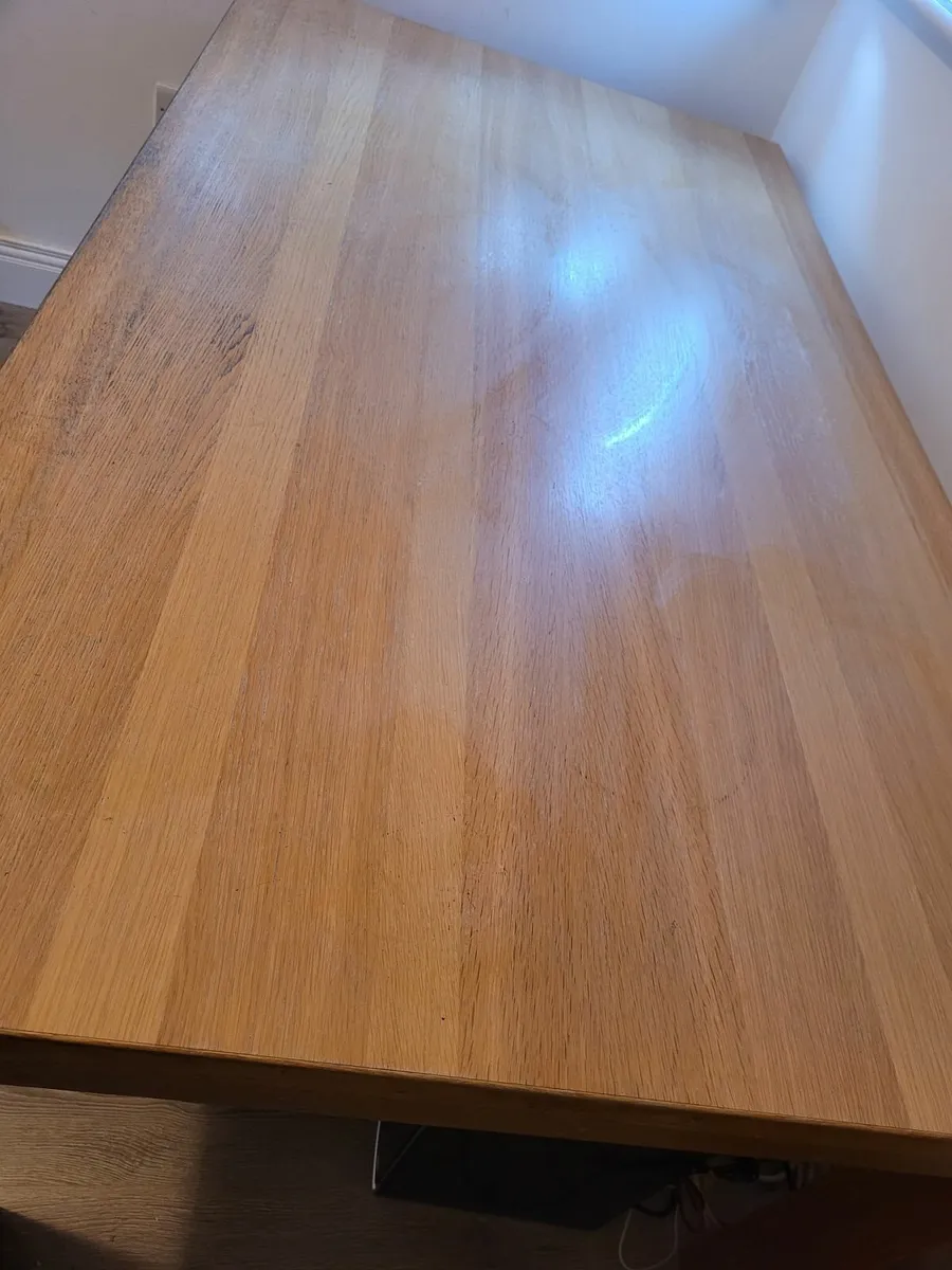 Kitchen table - Image 1