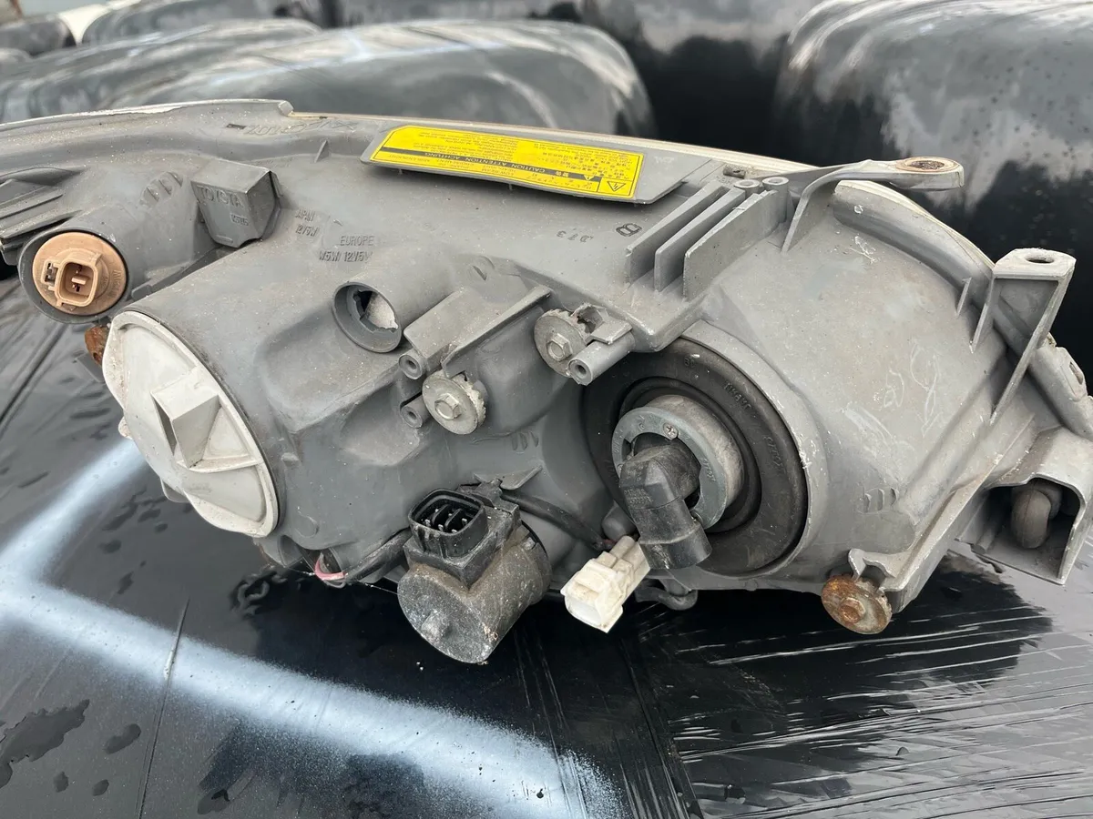 Is200/300 Armrest & headlights & eyebrows - Image 3