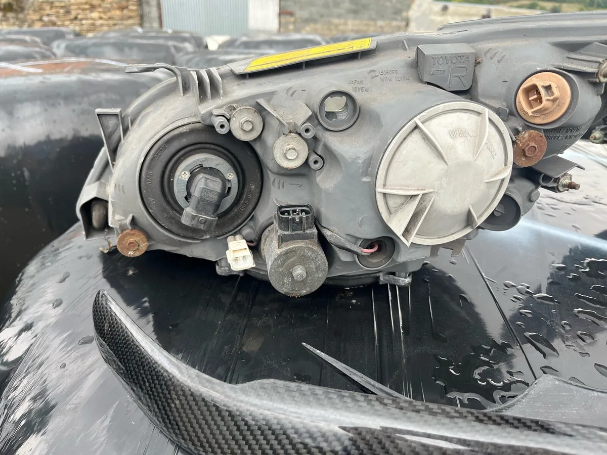 Is200/300 Armrest & headlights & eyebrows - Image 4
