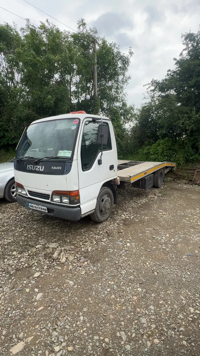 Isuzu NKR recovery truck - Image 1
