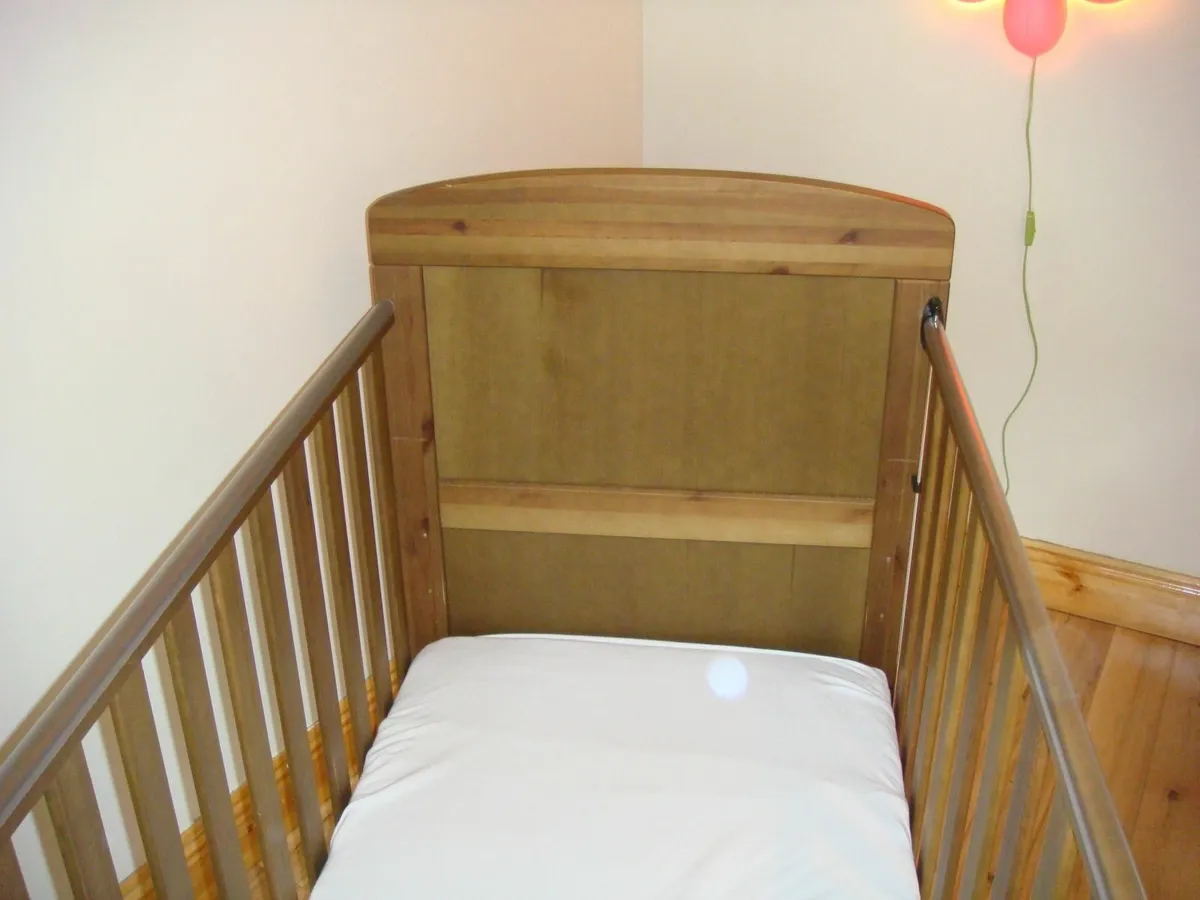 Cot - Image 1