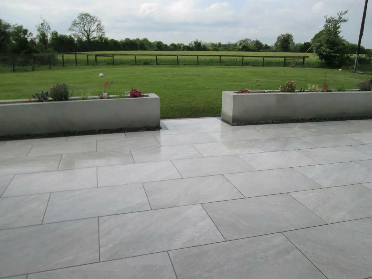 LAKESIDE LANDSCAPING AND PAVING - Image 3