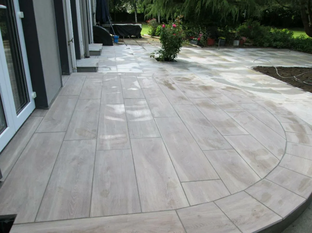 LAKESIDE LANDSCAPING AND PAVING - Image 4