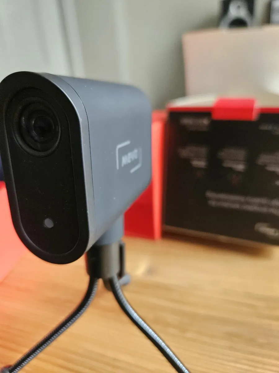 Mevo Start Livestream Camera – Still with Box – - Image 2