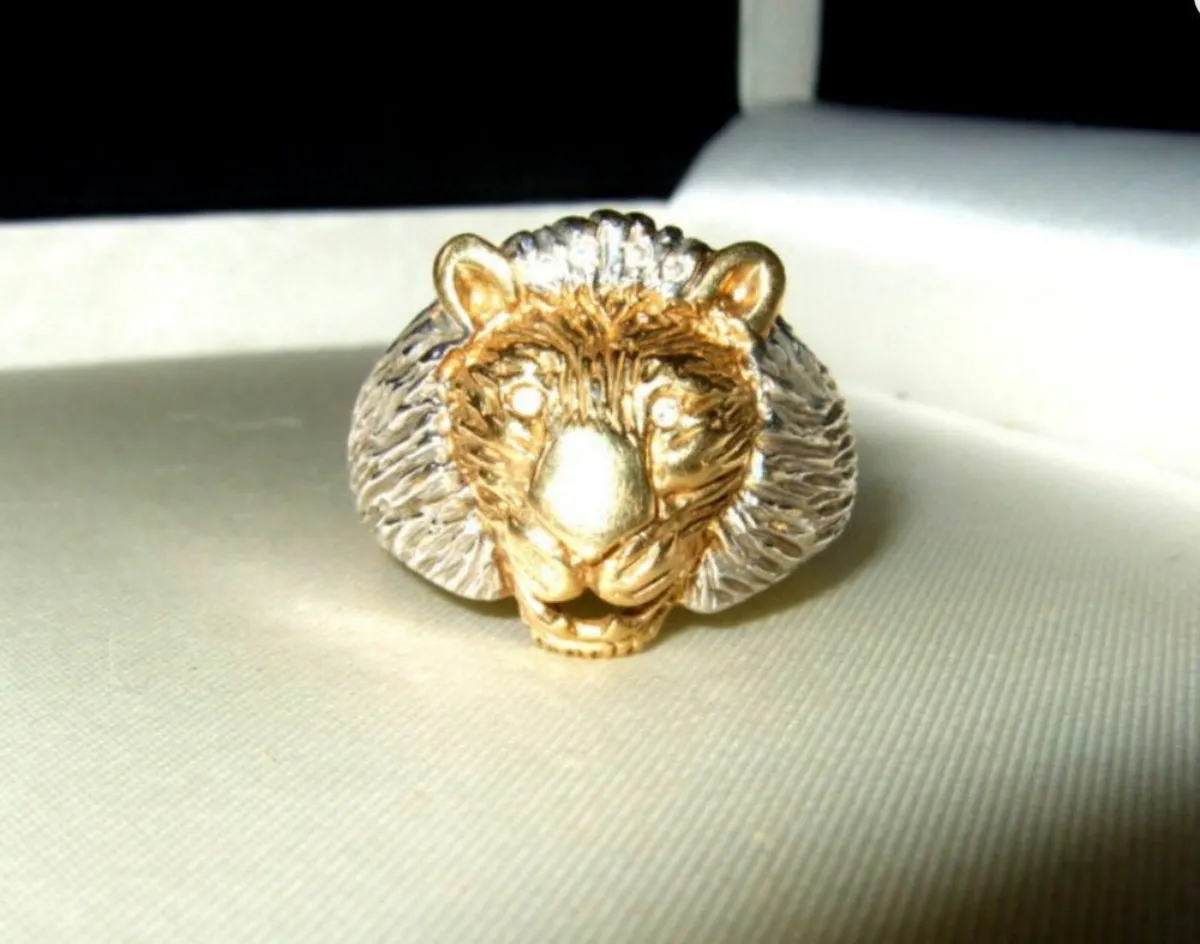 Vintage Hallmarked 9K Gold/Diamond Ring - Image 2