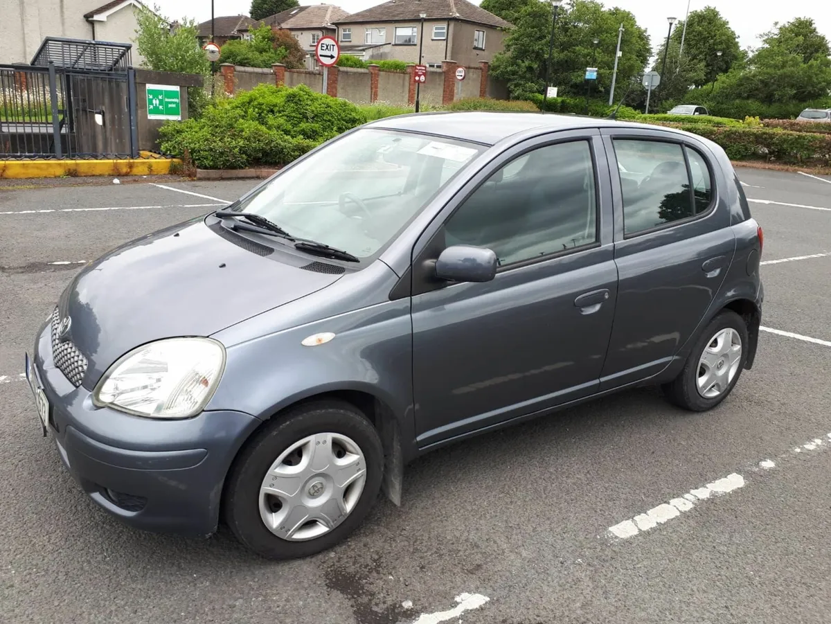 Toyota Yaris 2004 - Image 2