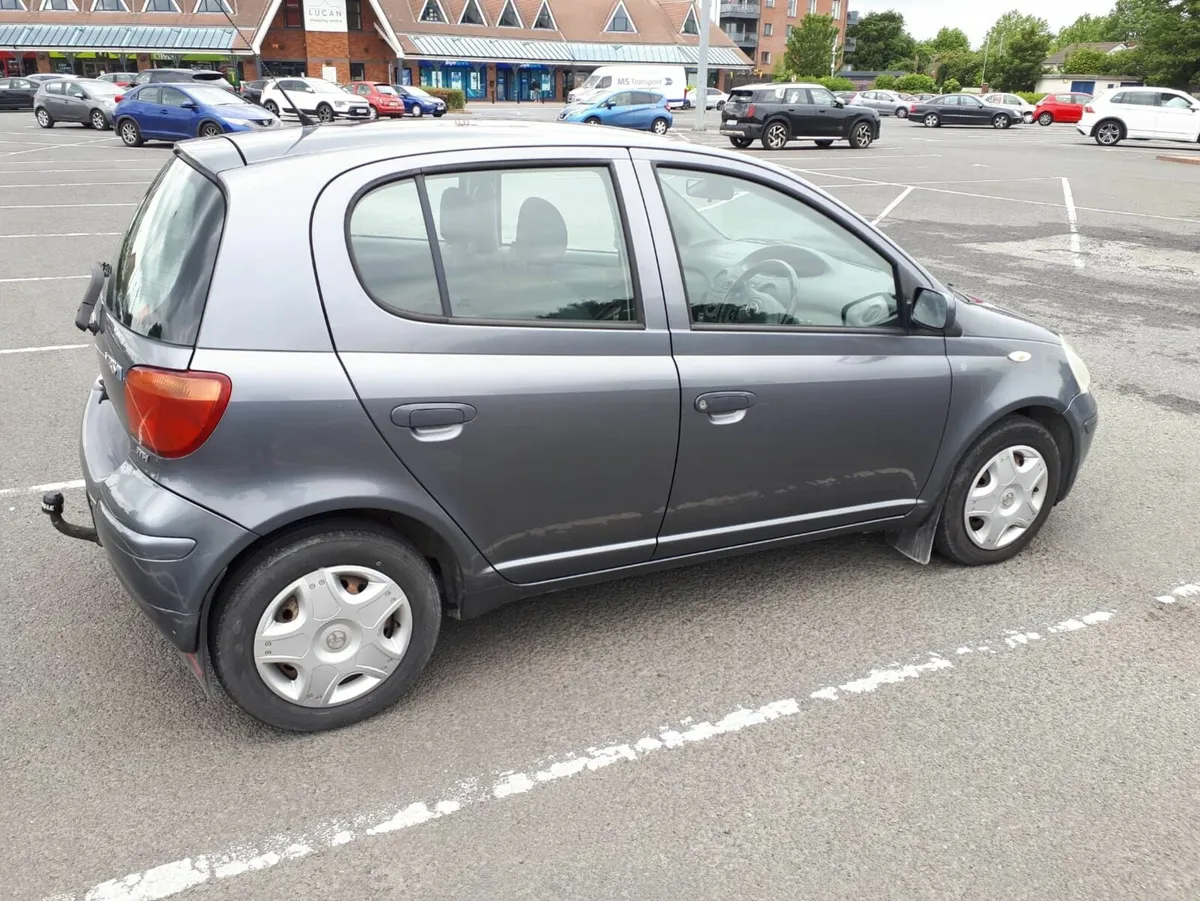 Toyota Yaris 2004 - Image 4