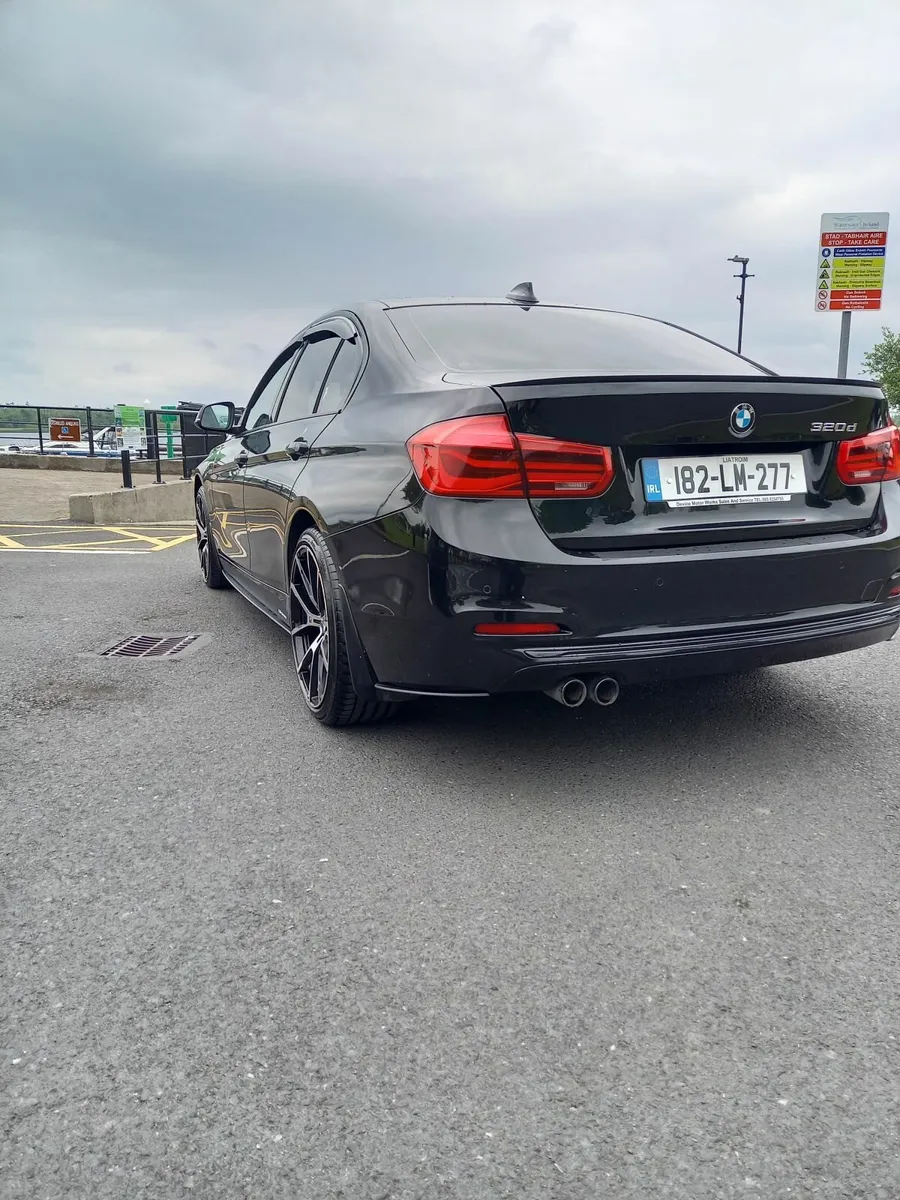 BMW 3-Series 2018 - Image 4