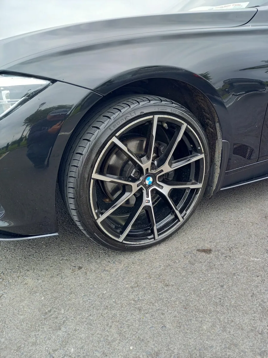 BMW 2018 d  sport - Image 2