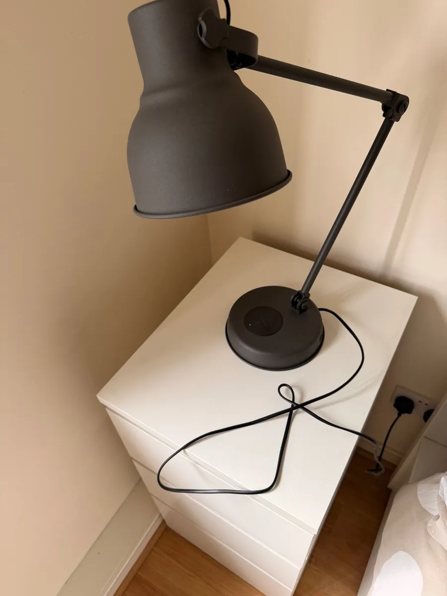 Lamp usb and wireless phone charger - Image 2