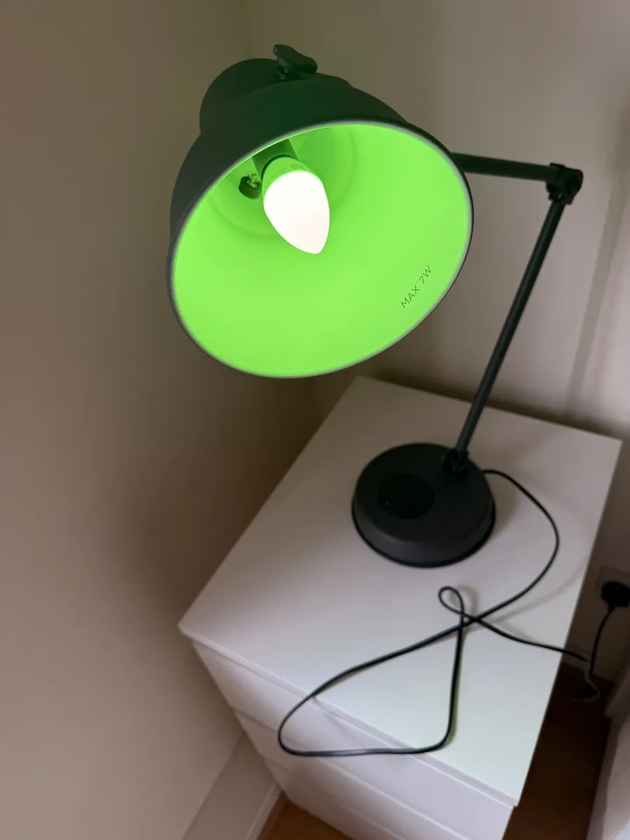 Lamp usb and wireless phone charger - Image 3