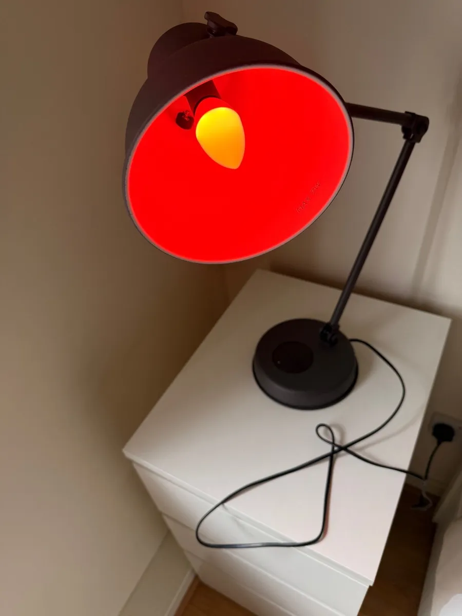Lamp usb and wireless phone charger - Image 4