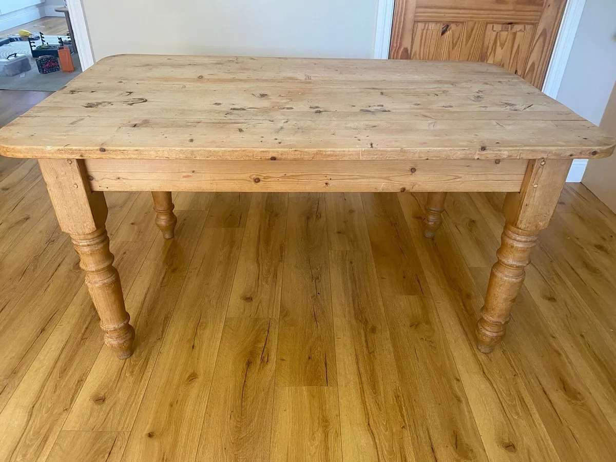 Solid wood dining table - Image 2