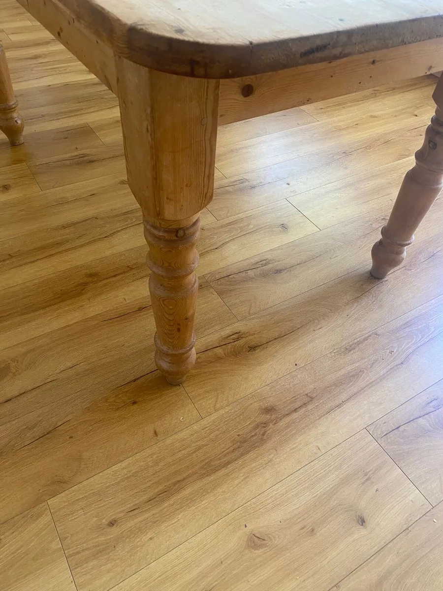 Solid wood dining table - Image 3